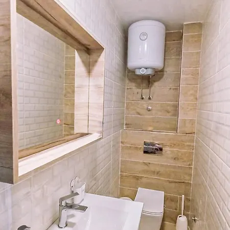 Lazar Apartman *