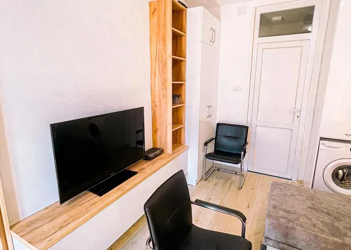 Lazar トレビニエ