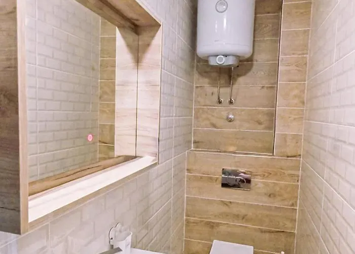 Lazar アパート *